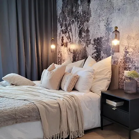 Apartment 25