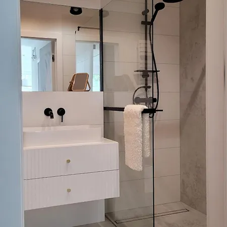 Apartment 25 *