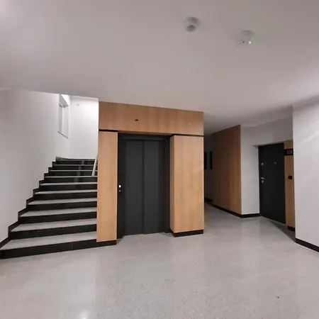 25 Apartment *