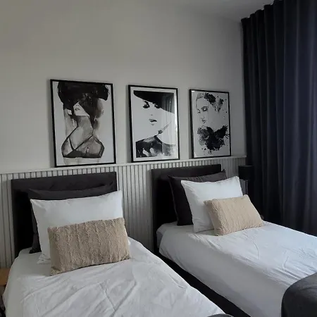 25 Apartment